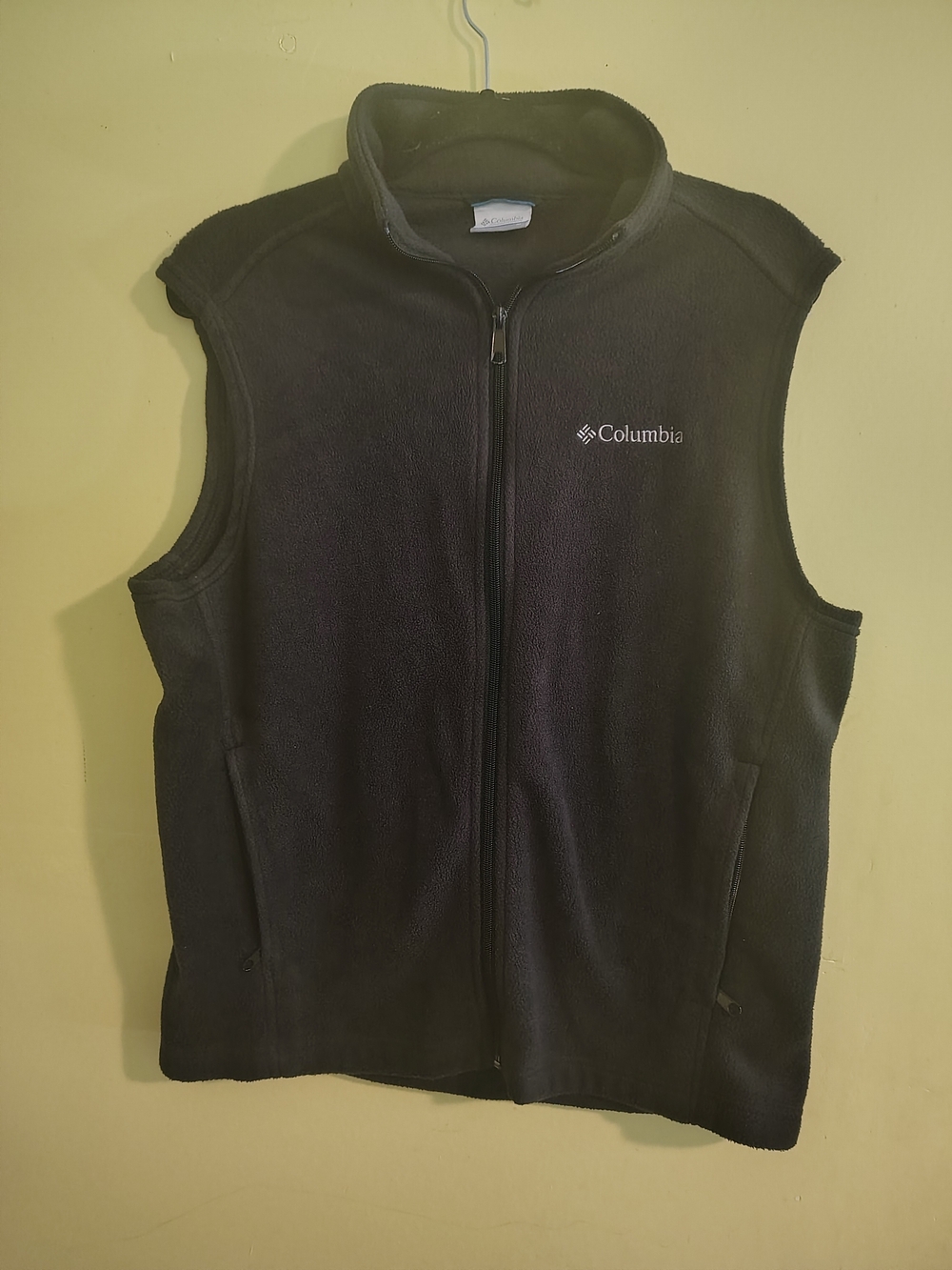 Columbia Women's s Black Fleece Vest - Lightweight Zip-Up